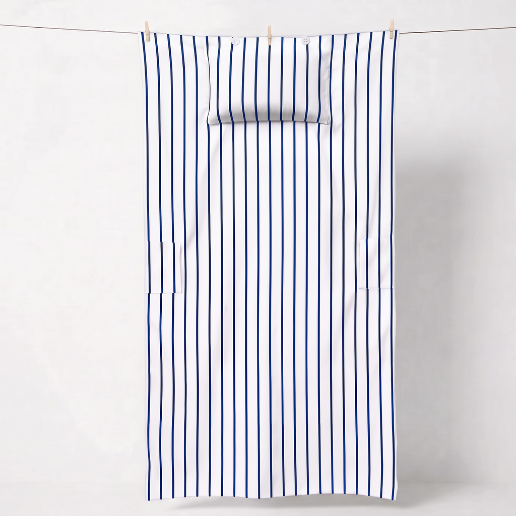 Serviette de plage ORANE Riviera à rayures bleues