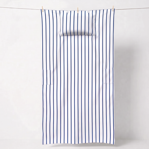 Serviette de plage ORANE Riviera à rayures bleues