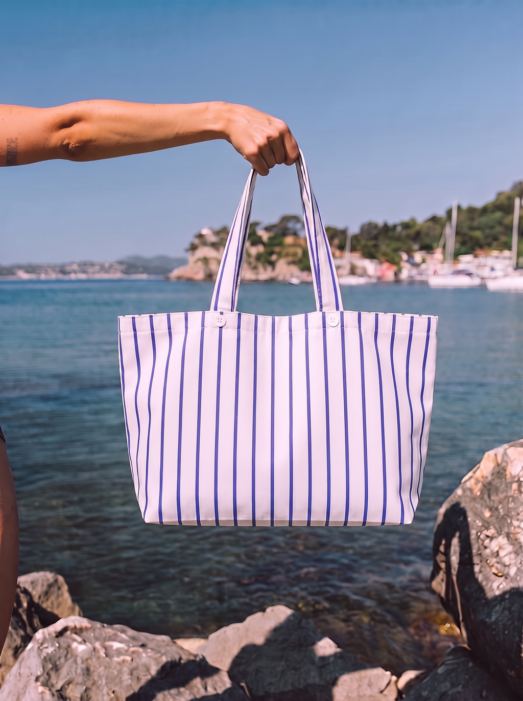 Serviette ORANE Riviera au bord de la Méditerranée